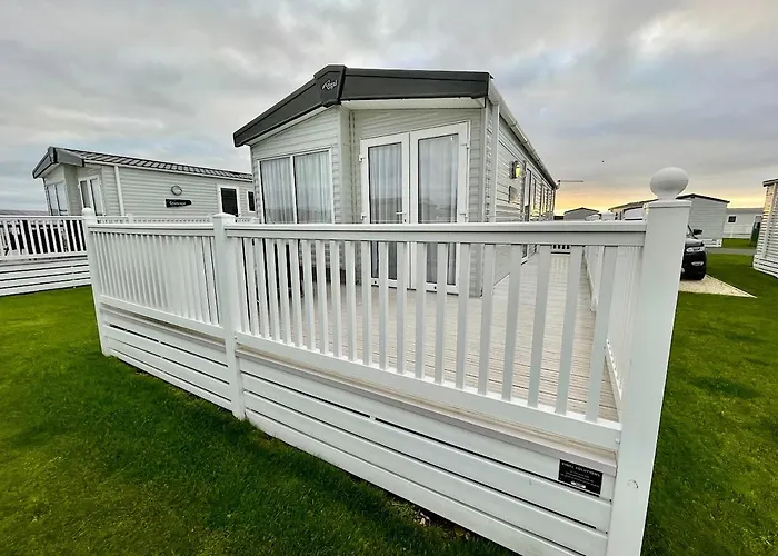 Luxury 3 Bedroom Caravan Between Perranporth And Newquay, Cornwall