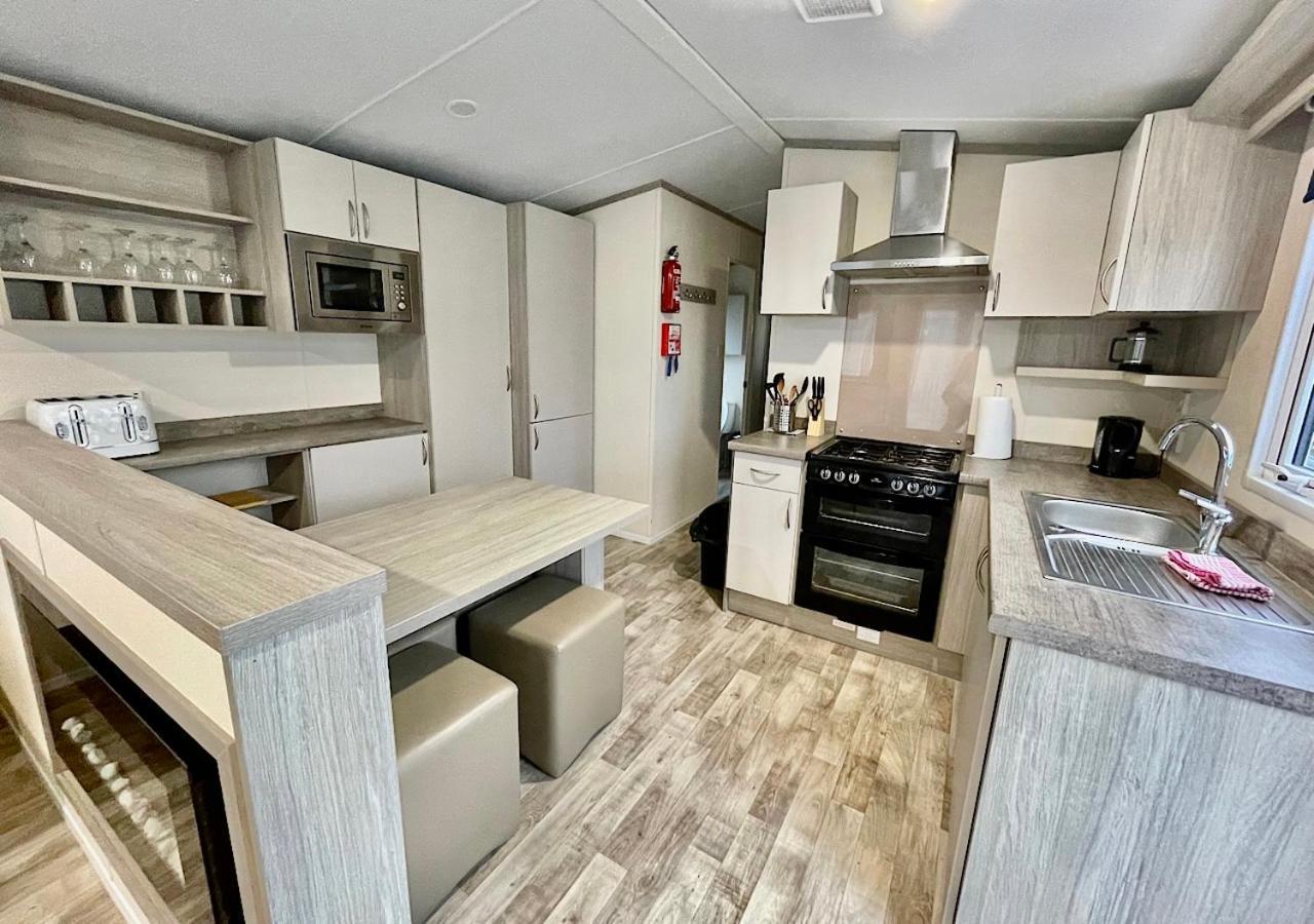 Campsite Luxury 3 Bedroom Caravan Between Perranporth And Newquay, Cornwall Newquay (Cornwall)