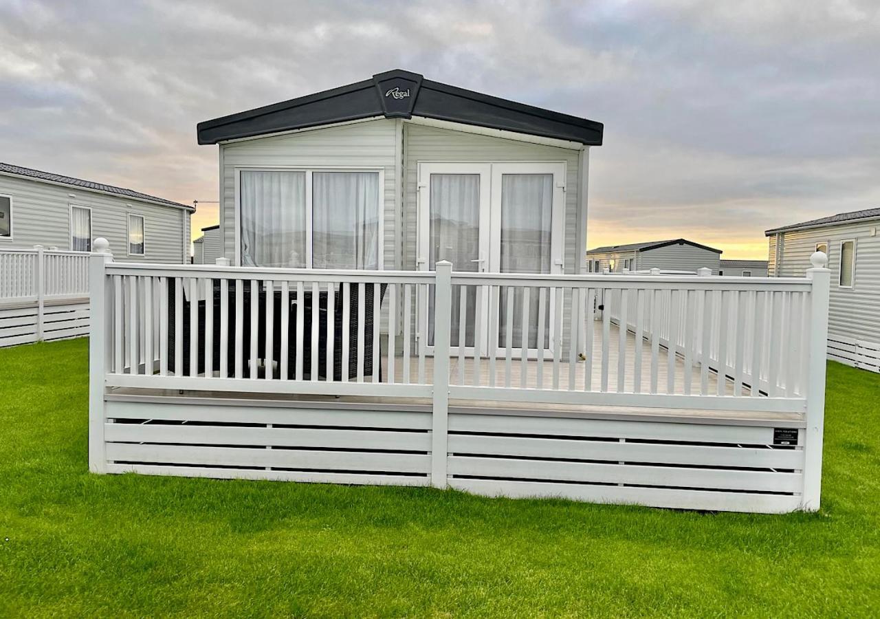 Luxury 3 Bedroom Caravan Between Perranporth And Newquay, Cornwall *