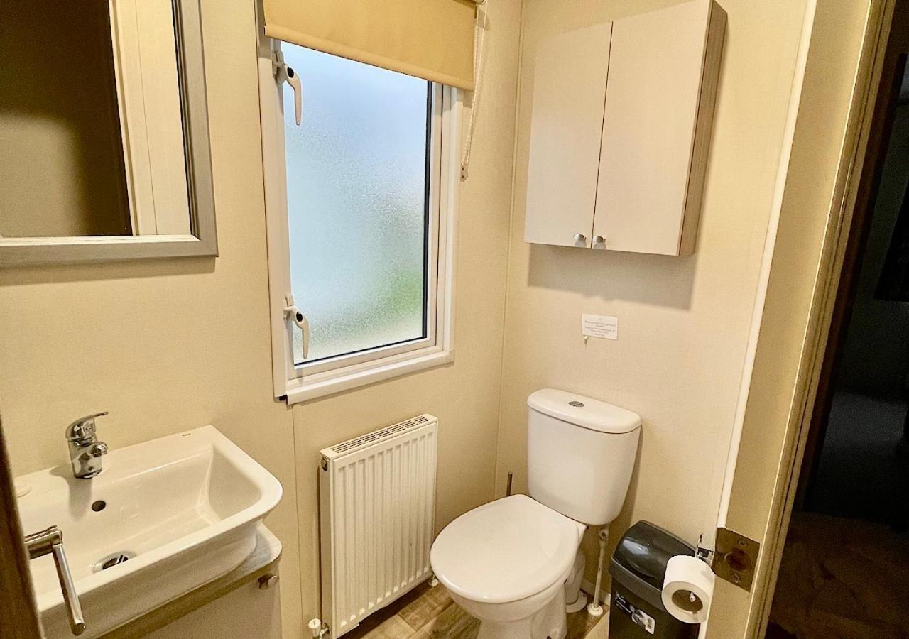 Luxury 3 Bedroom Caravan Between Perranporth And Newquay, Cornwall